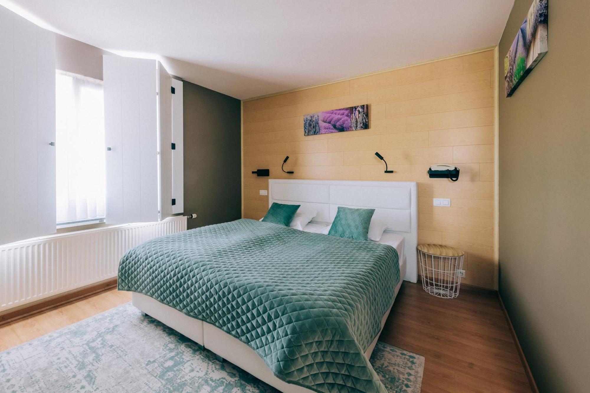 Hotel De Kalvaar Нинове Экстерьер фото